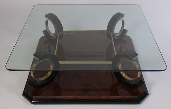 Italian Mid-Century Modern Coffee Table Having Glass Top