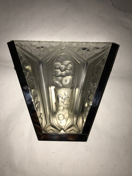 Pair of French Art Deco Sconces by Verrerie des Hanots